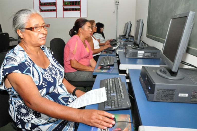 Itaquá Oferece Aulas De Informática Para Idosos 1701